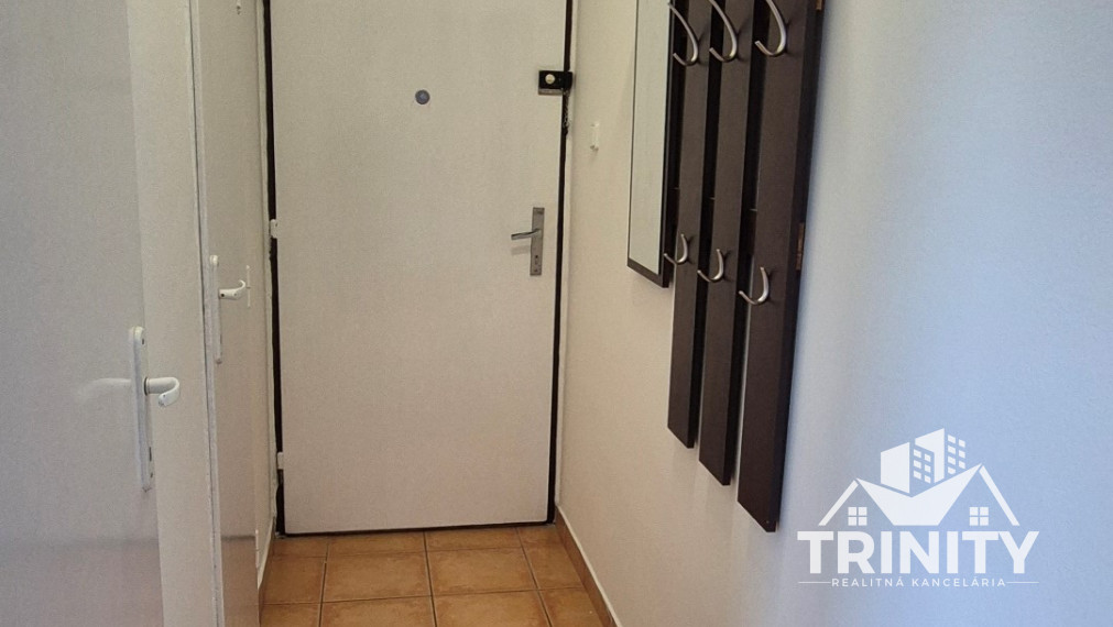 Na prenájom 3-izbový byt v širšom centre mesta Nové Zámky