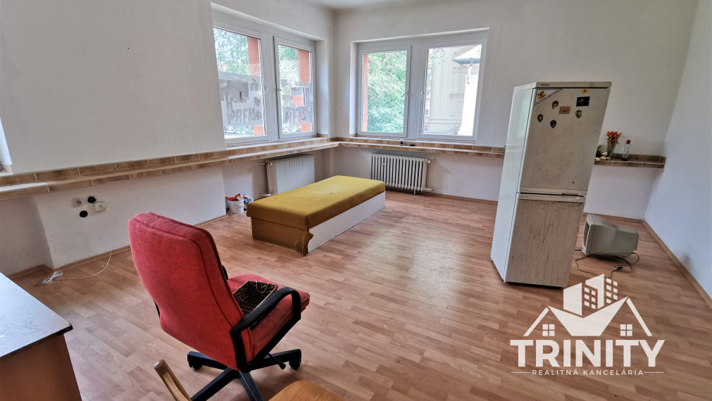 NA PRENÁJOM - kancelárske priestory v centre mesta Nové Zámky