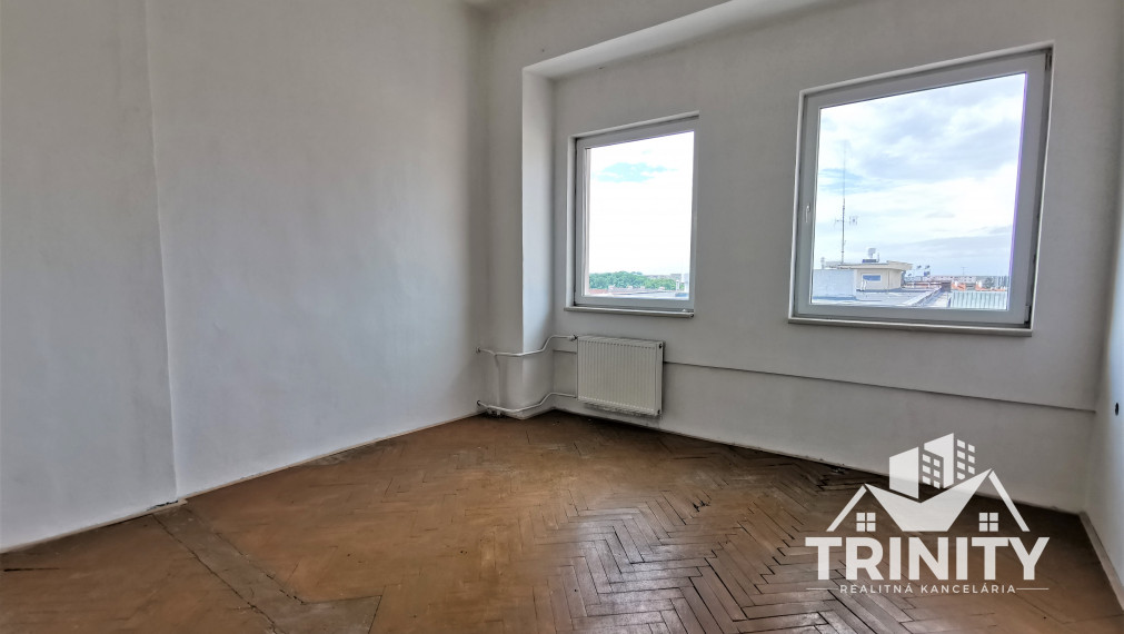 NA PRENÁJOM - kancelárske priestory priamo v centre mesta Nové Zámky