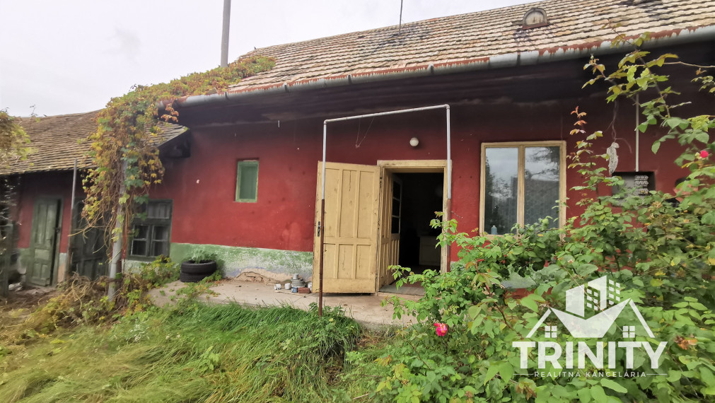 Starý rodinný dvoj-dom NA PREDAJ v obci Malé Kosihy