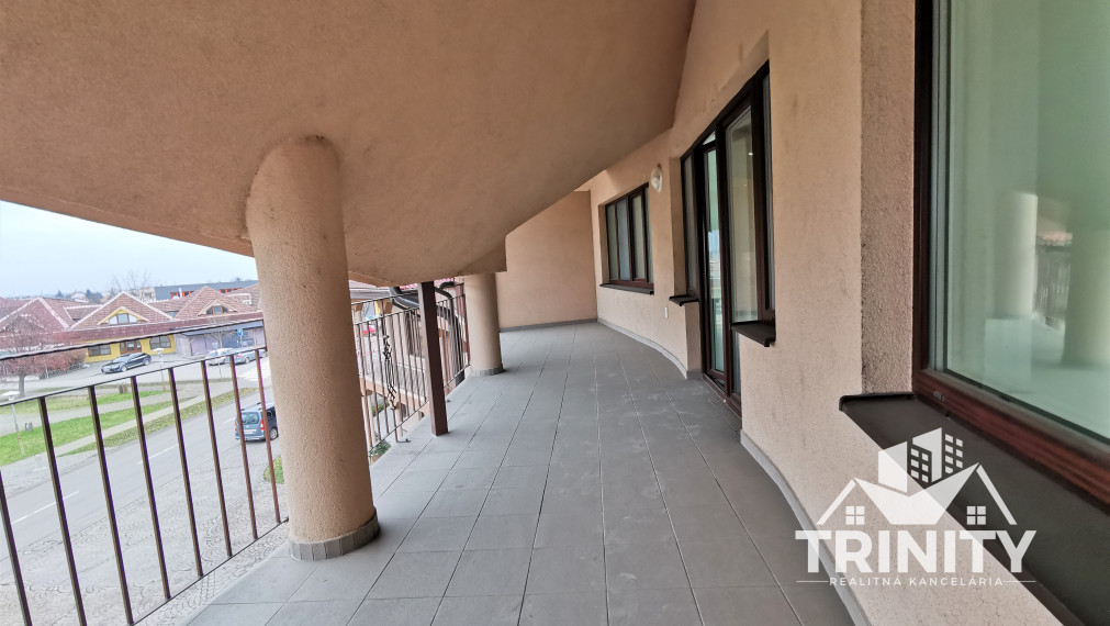 EXKLUZÍVNE - Na predaj 3-izbový holobyt s terasou v NOVOSTAVBE v meste Nesvady