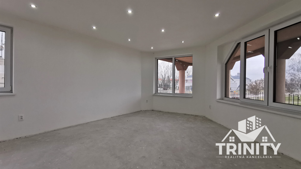 EXKLUZÍVNE - Na predaj 3-izbový holobyt s terasou v NOVOSTAVBE v meste Nesvady