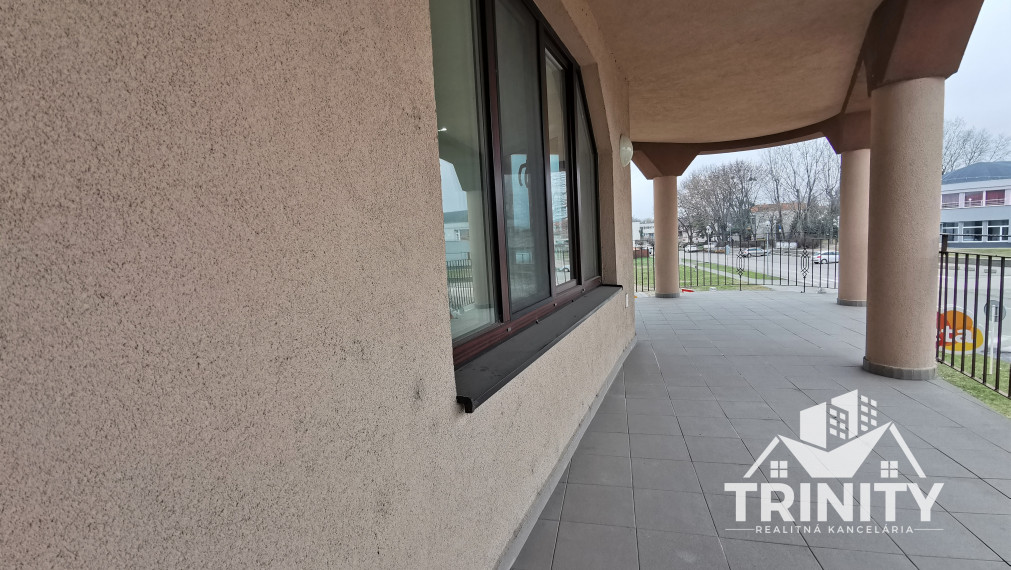 EXKLUZÍVNE - Na predaj 3-izbový holobyt s terasou v NOVOSTAVBE v meste Nesvady