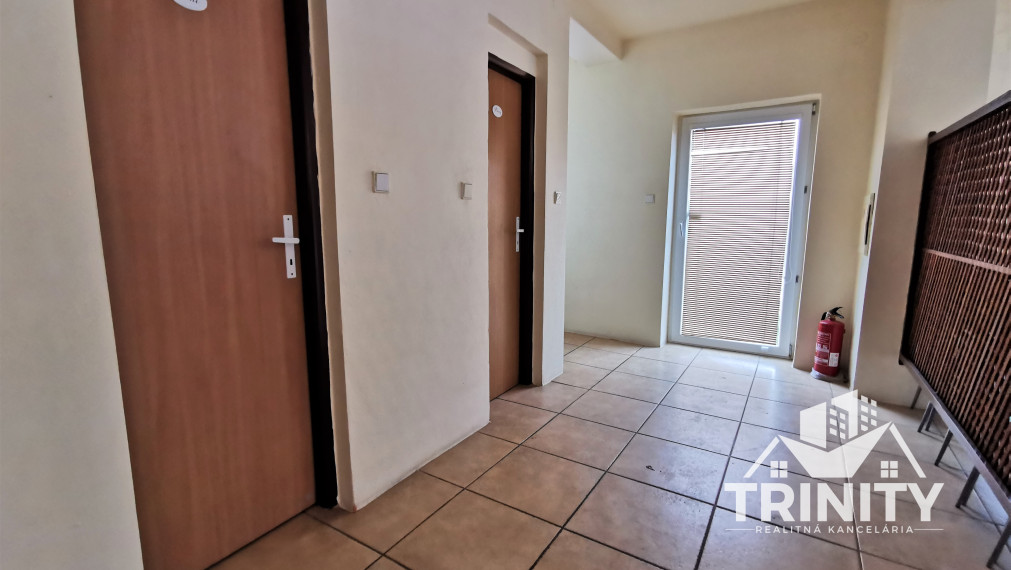 Zľava ! Na predaj Polyfunkčná budova v Kolárove, 3D obhliadka