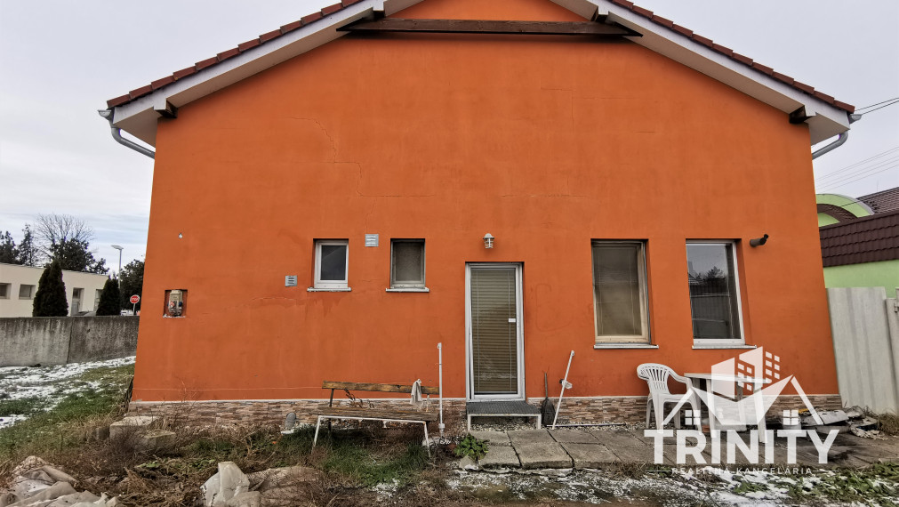 Zľava ! Na predaj Polyfunkčná budova v Kolárove, 3D obhliadka