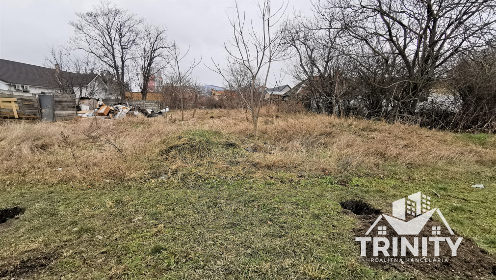 Na predaj stavebný pozemok blízko centra v Nových Zámkoch