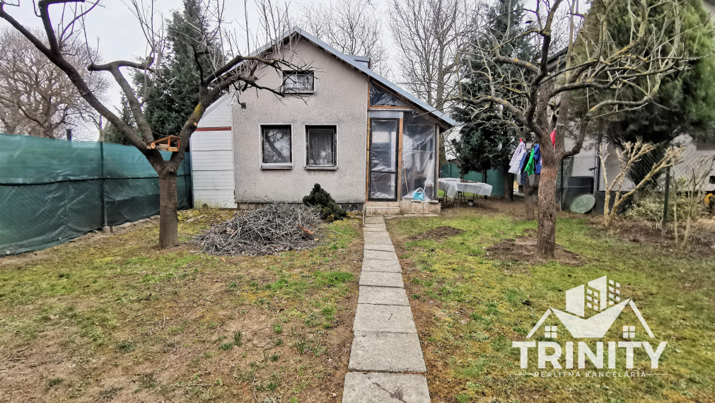 Na predaj murovaná chata na Zúgove v Nových Zámkoch