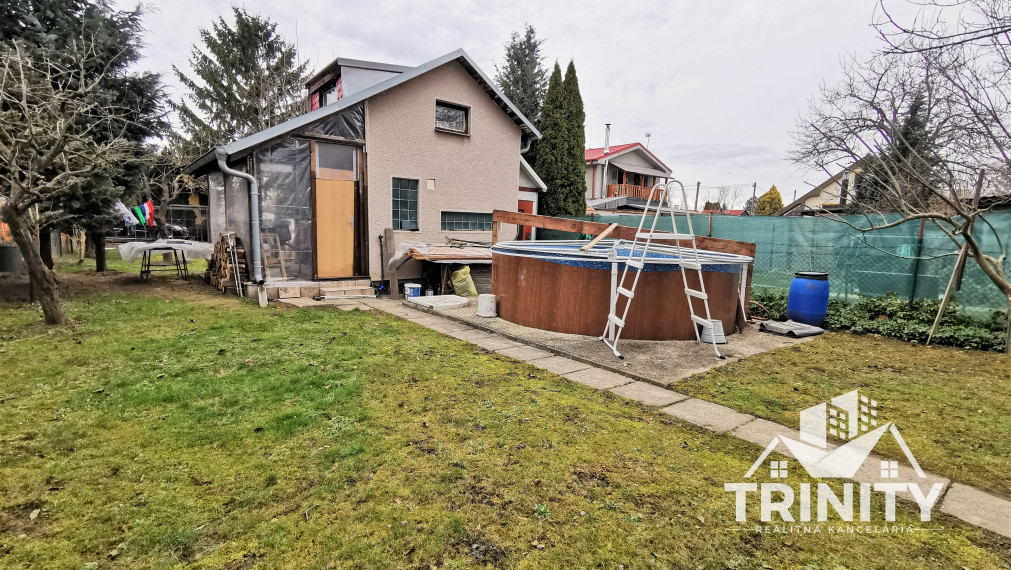 Na predaj murovaná chata na Zúgove v Nových Zámkoch