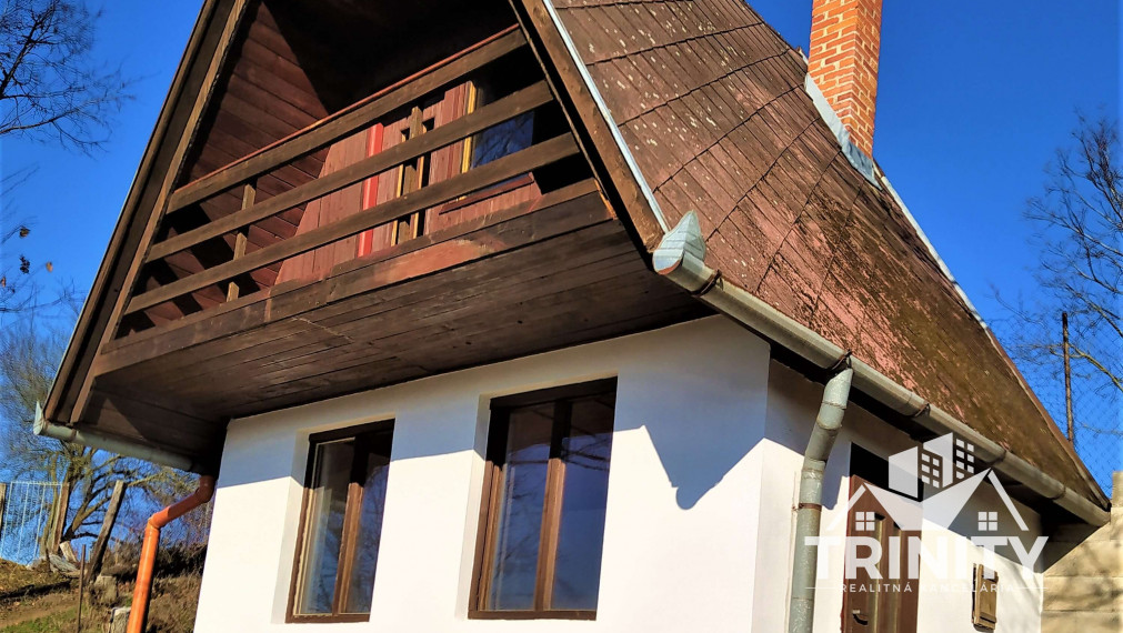 Znížená cena -Na predaj poschodová murovaná chatka v Kamenici nad Hronom