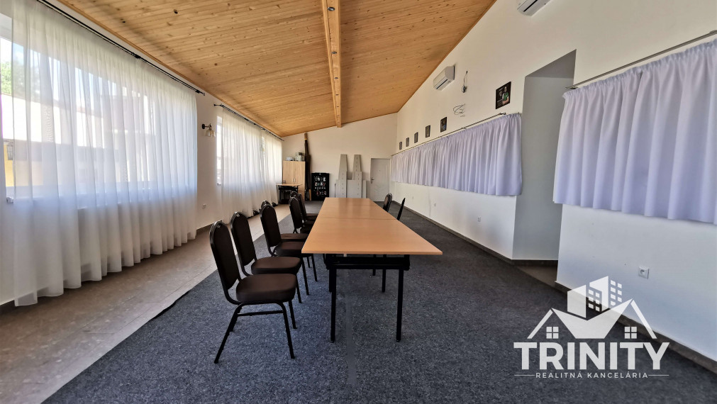 Na predaj polyfunkčná budova v Nových Zámkoch