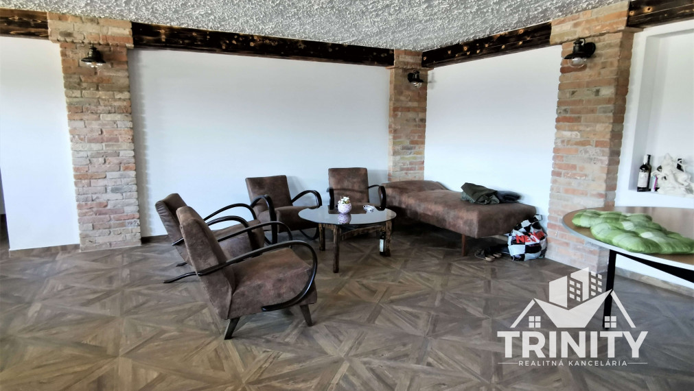 Na predaj polyfunkčná budova v Nových Zámkoch