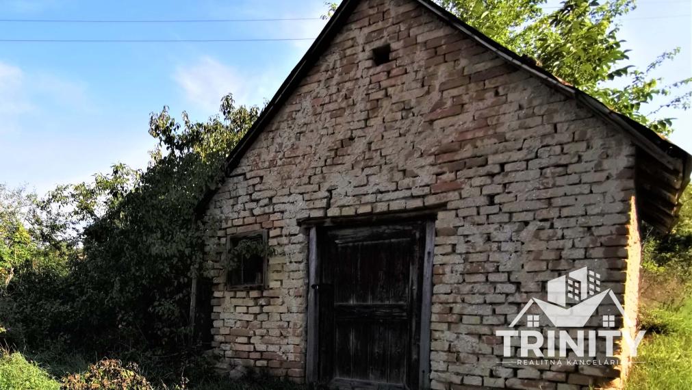 IBA U NÁS - Na predaj záhrada s pivničným domom v obci Modrany