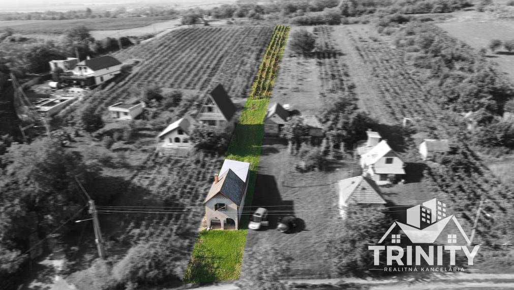 IBA U NÁS - Na predaj poschodová murovaná chata v obci Modrany