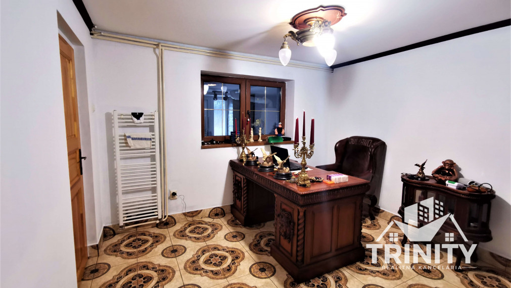 NA PREDAJ 5-izbový tehlový podlažný rodinný dom v Nových Zámkoch