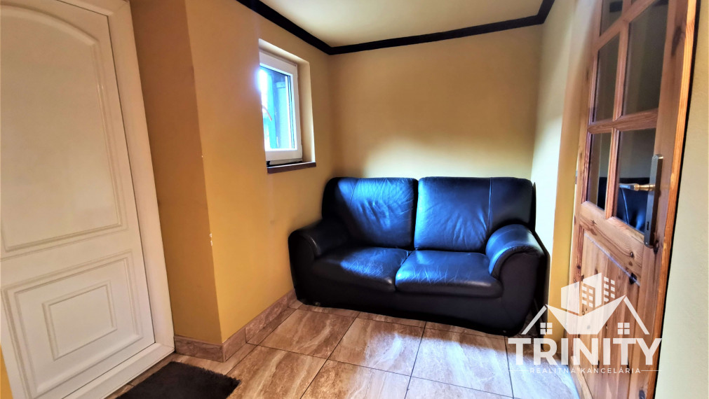 NA PREDAJ 5-izbový tehlový podlažný rodinný dom v Nových Zámkoch