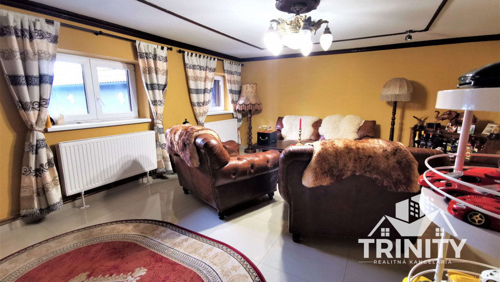 NA PREDAJ 5-izbový tehlový podlažný rodinný dom v Nových Zámkoch