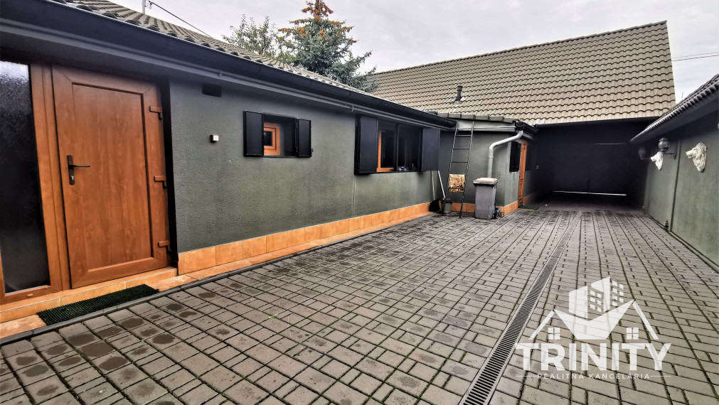 NA PREDAJ 5-izbový tehlový podlažný rodinný dom v Nových Zámkoch