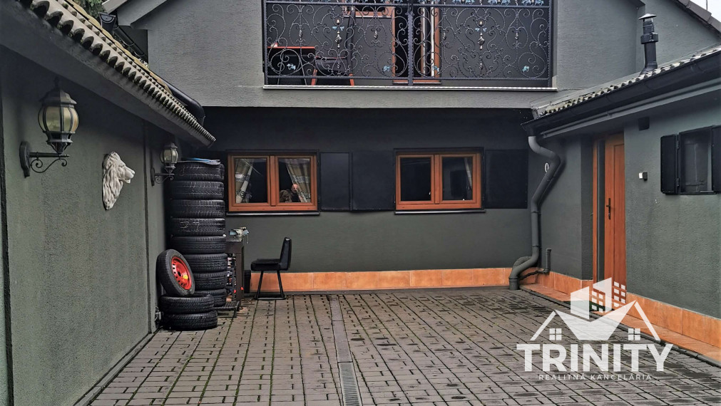 NA PREDAJ 5-izbový tehlový podlažný rodinný dom v Nových Zámkoch