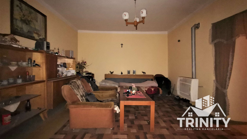 Na predaj 3-izbový rodinný dom s veľkým pozemkom v obci Imeľ