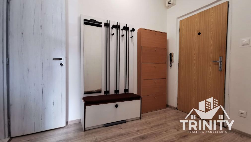 Na prenájom 2-izbový byt na sídlisku Juh v Nových Zámkoch