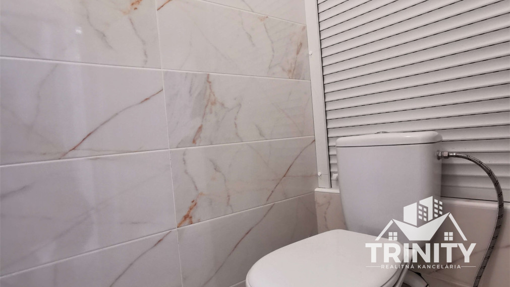 Na prenájom 2-izbový byt na sídlisku Juh v Nových Zámkoch