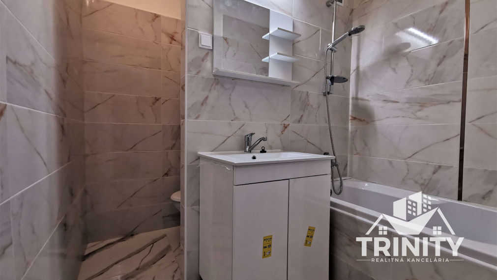 Na prenájom 2-izbový byt na sídlisku Juh v Nových Zámkoch