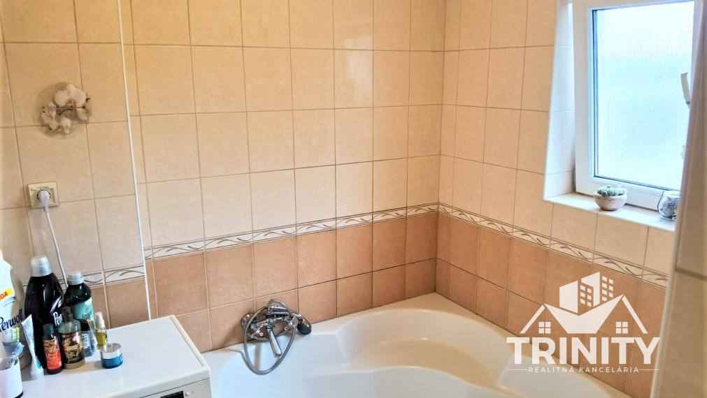 NA PREDAJ 3-izbový rodinný dom s veľkým pozemkom v obci Jatov