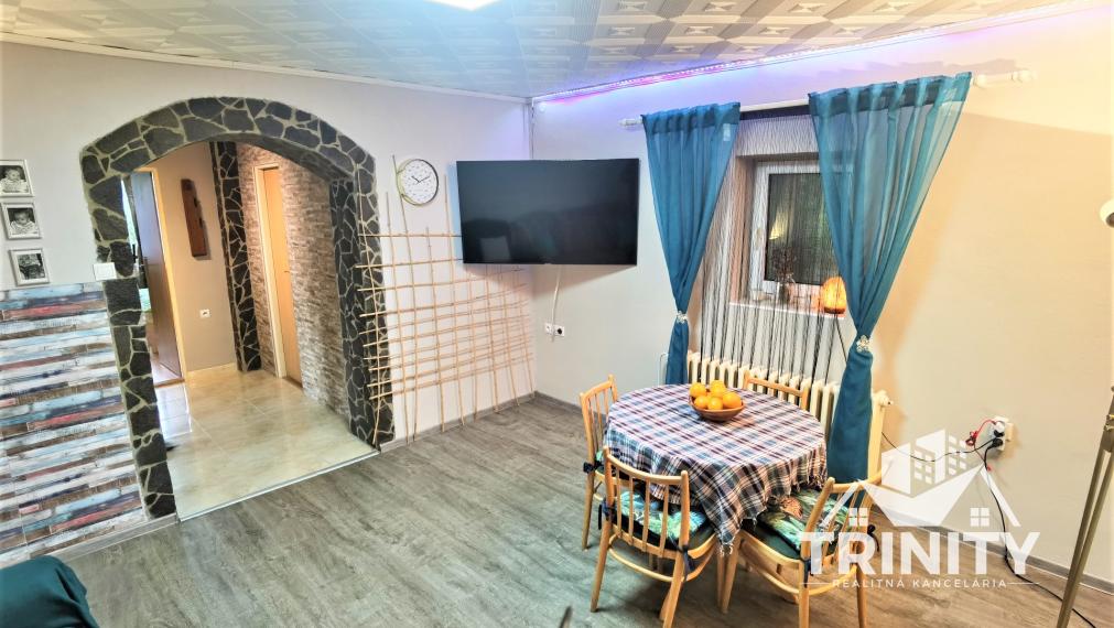 NA PREDAJ 3-izbový rodinný dom s veľkým pozemkom v obci Jatov