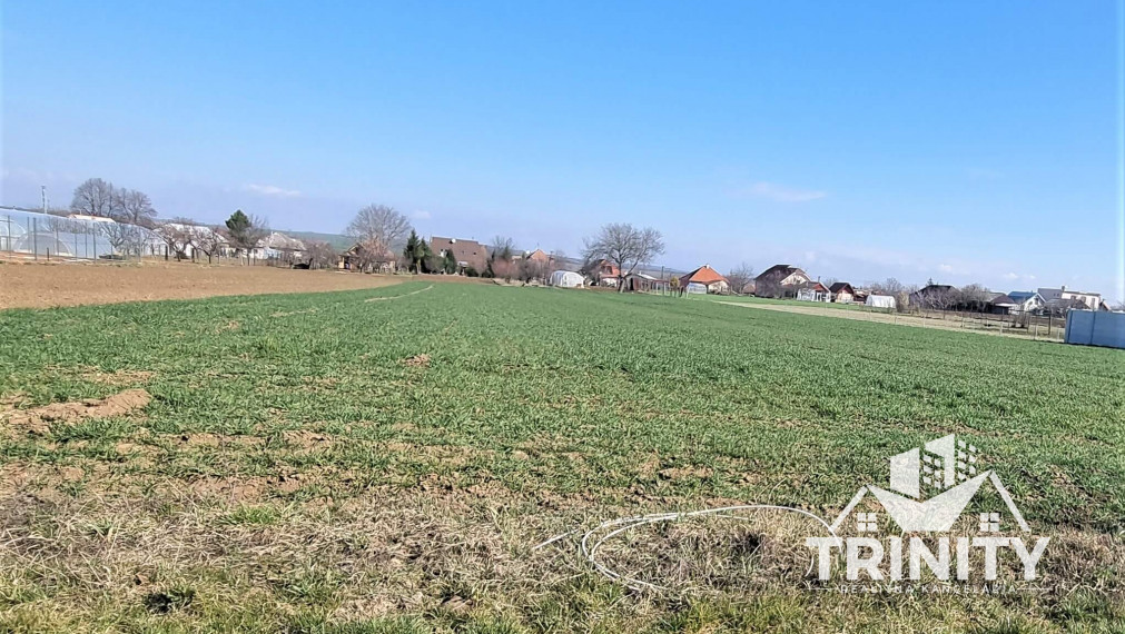 Na predaj lukratívny stavebný pozemok v obci Radava