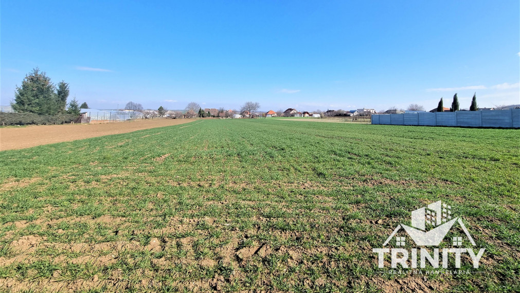 Na predaj lukratívny stavebný pozemok v obci Radava