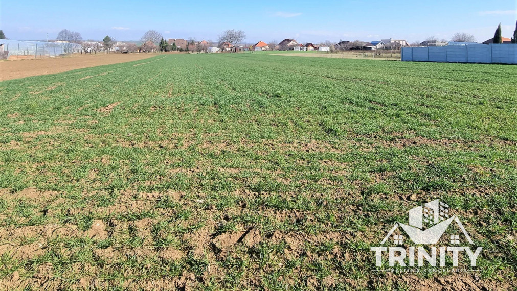 Na predaj lukratívny stavebný pozemok v obci Radava