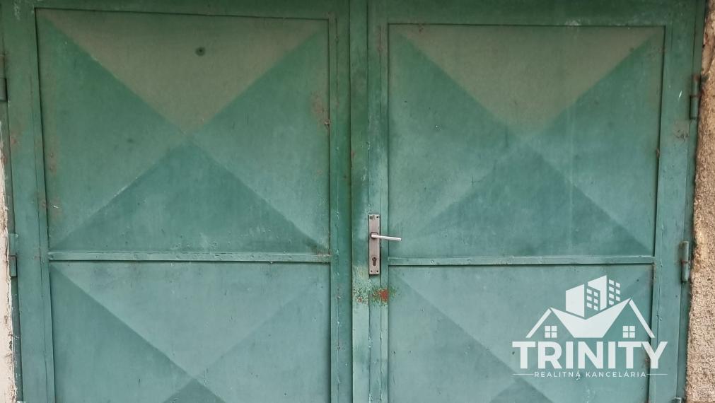 Na prenájom garáž v Nových Zámkoch