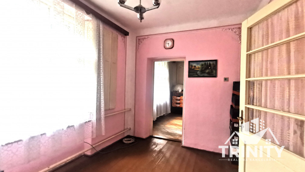 Znížená cena - Na predaj 5-izbový rodinný dom v meste Nové Zámky