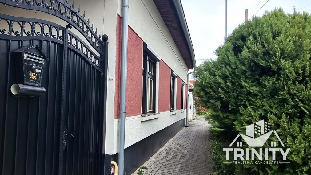 Znížená cena - Na predaj 5-izbový rodinný dom v meste Nové Zámky