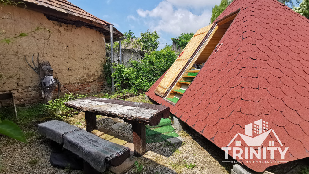 Na predaj apartmánový rodinný dom v obci Podhájska