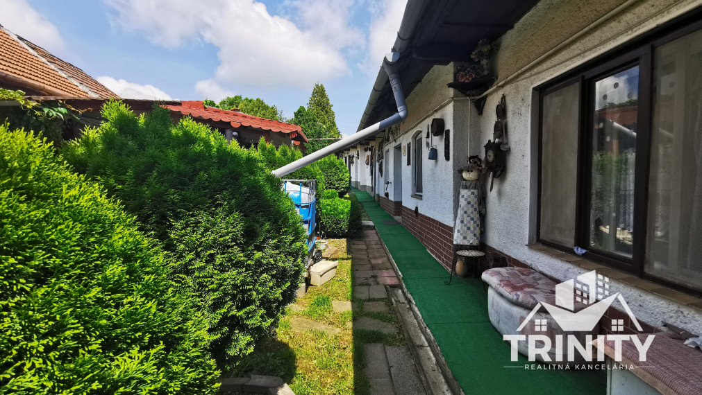 Na predaj apartmánový rodinný dom v obci Podhájska