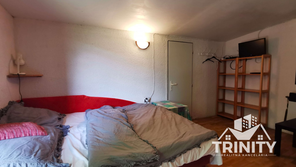 Na predaj apartmánový rodinný dom v obci Podhájska