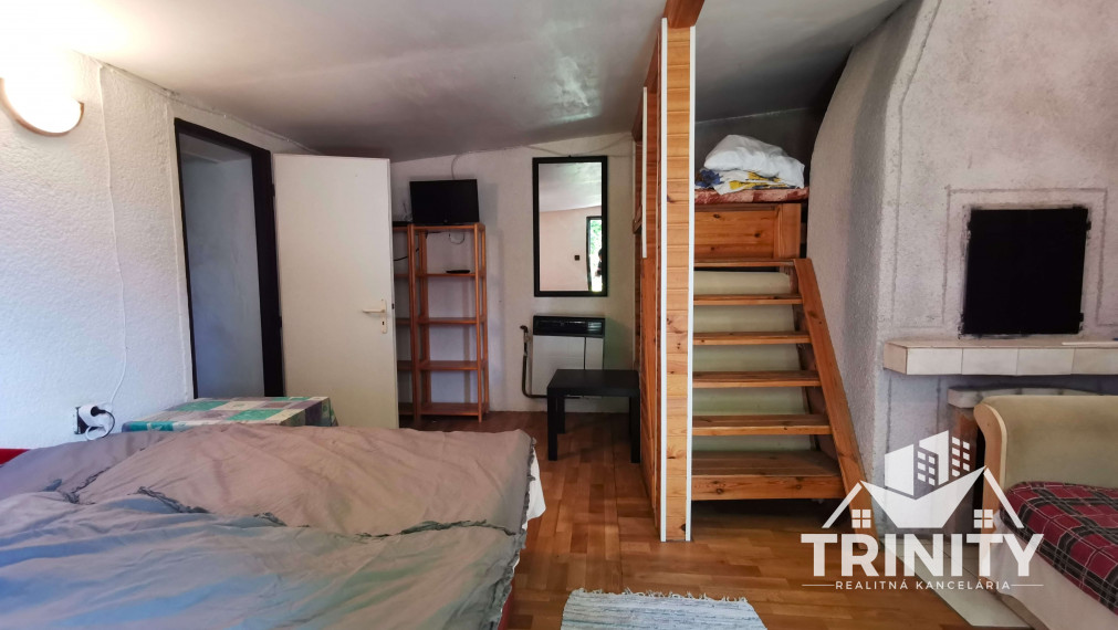 Na predaj apartmánový rodinný dom v obci Podhájska