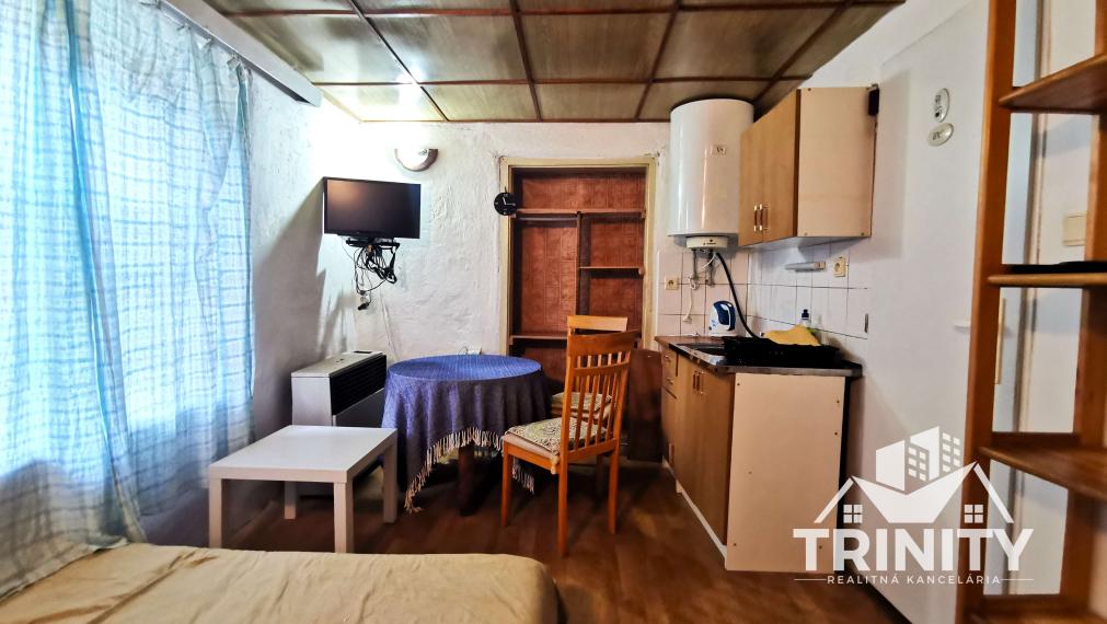 Na predaj apartmánový rodinný dom v obci Podhájska