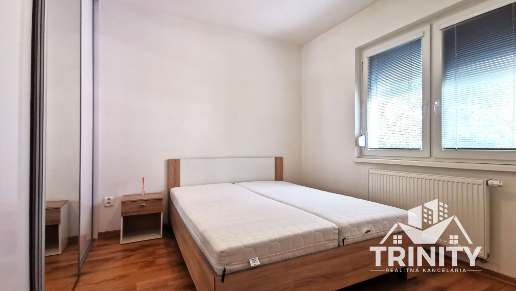 Na prenájom krásny 1-izbový byt s balkónom v Nových Zámkoch