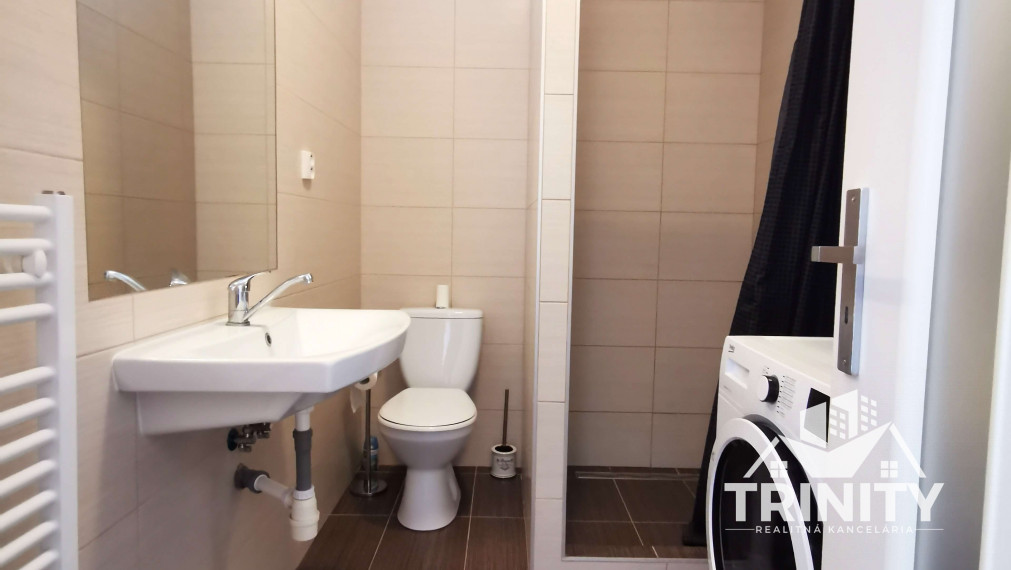 Na prenájom krásny 1-izbový byt s balkónom v Nových Zámkoch