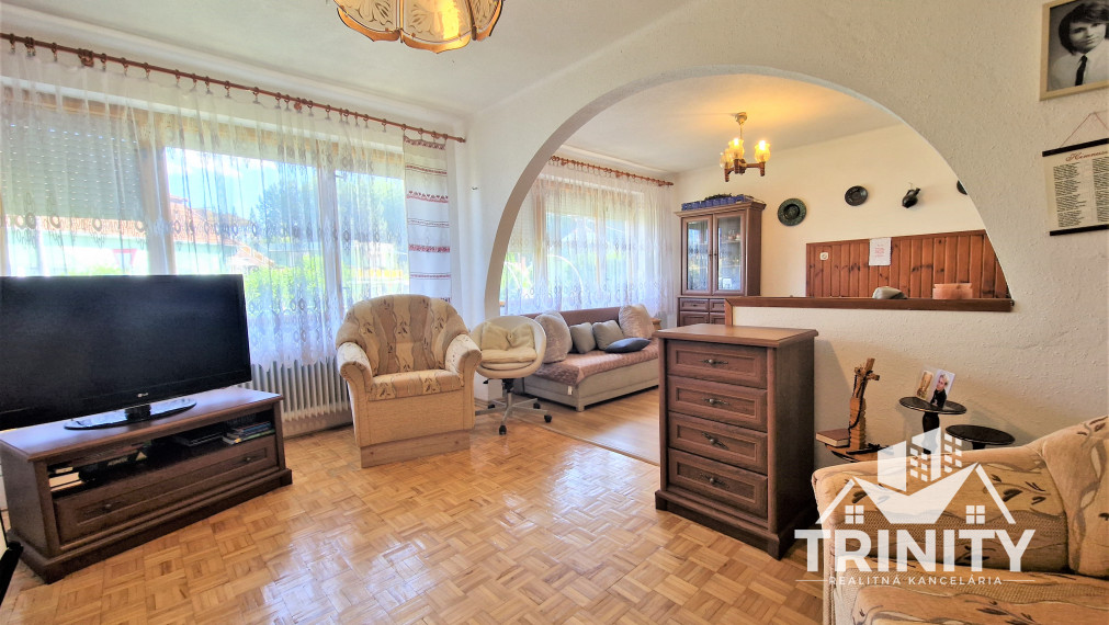 EXKLUZÍVNE NA PREDAJ poschodový rodinný dom v obci Zemné, 3D prehliadka