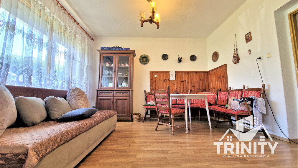 EXKLUZÍVNE NA PREDAJ poschodový rodinný dom v obci Zemné, 3D prehliadka