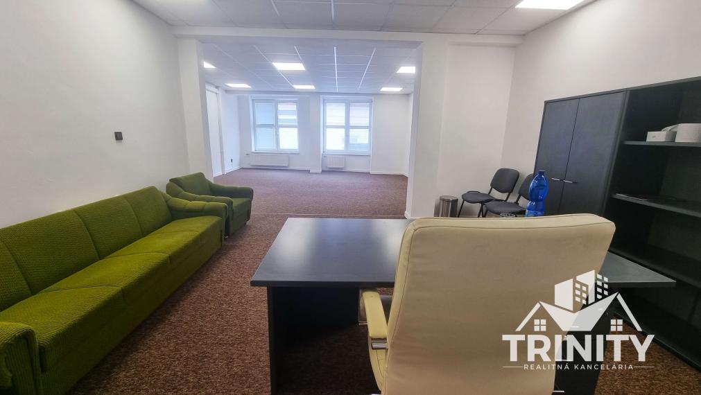 Na prenájom nebytový priestor v centre mesta v Nových Zámkoch