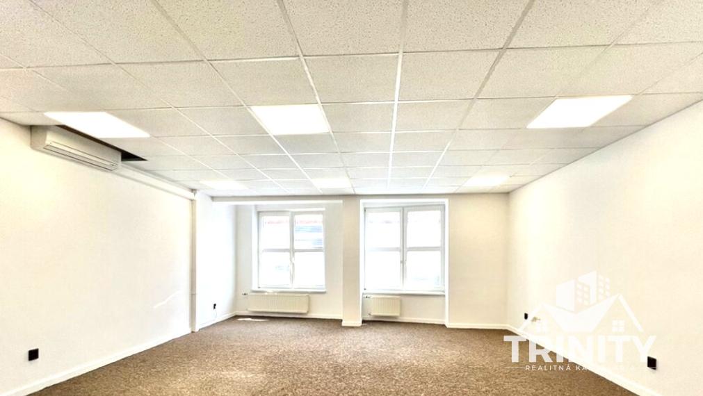 Na prenájom nebytový priestor v centre mesta v Nových Zámkoch