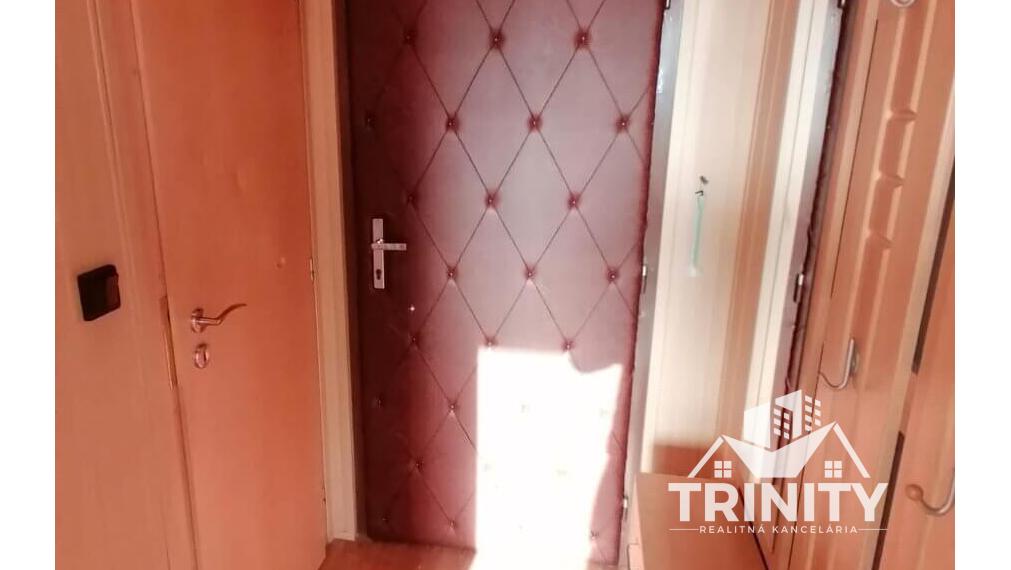 Na predaj 1-izbový byt s balkónom v Nových Zámkoch