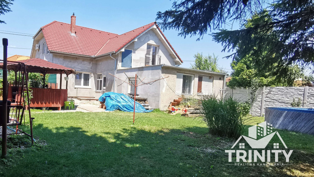 Na predaj 6-izbový priestranný dvojpodlažný rodinný dom v Nových Zámkoch