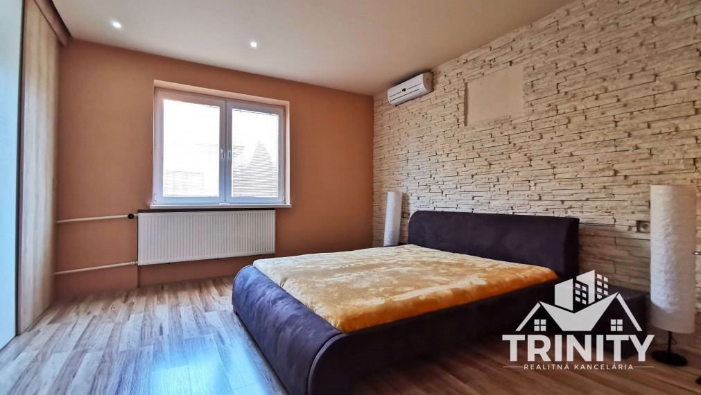 Na predaj 6-izbový priestranný dvojpodlažný rodinný dom v Nových Zámkoch