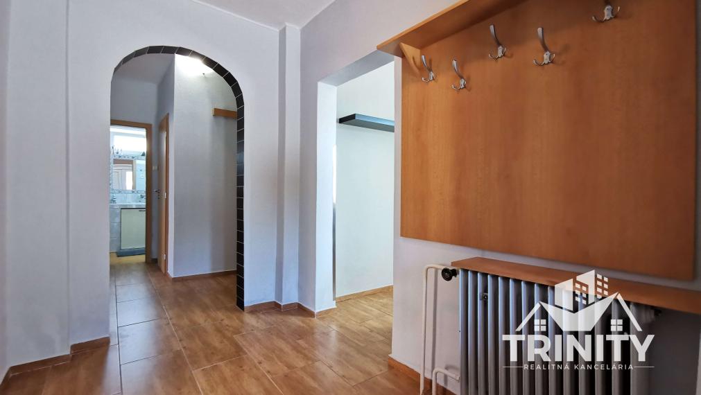 Na predaj 6-izbový priestranný dvojpodlažný rodinný dom v Nových Zámkoch