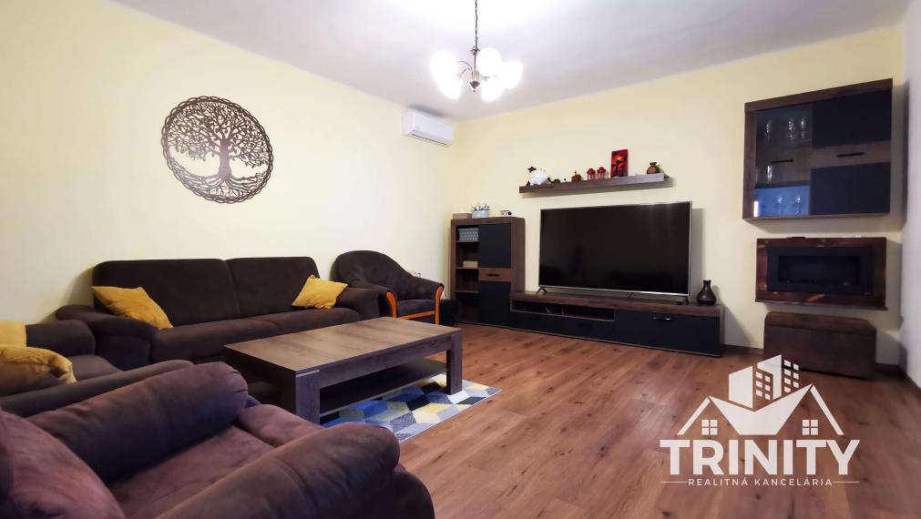 Na predaj 6-izbový priestranný dvojpodlažný rodinný dom v Nových Zámkoch